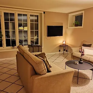  Apartment Sentrumsnaer Med 3 Soverom.